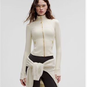 Lululemon define cropped jacket Bone/Gold Size 8